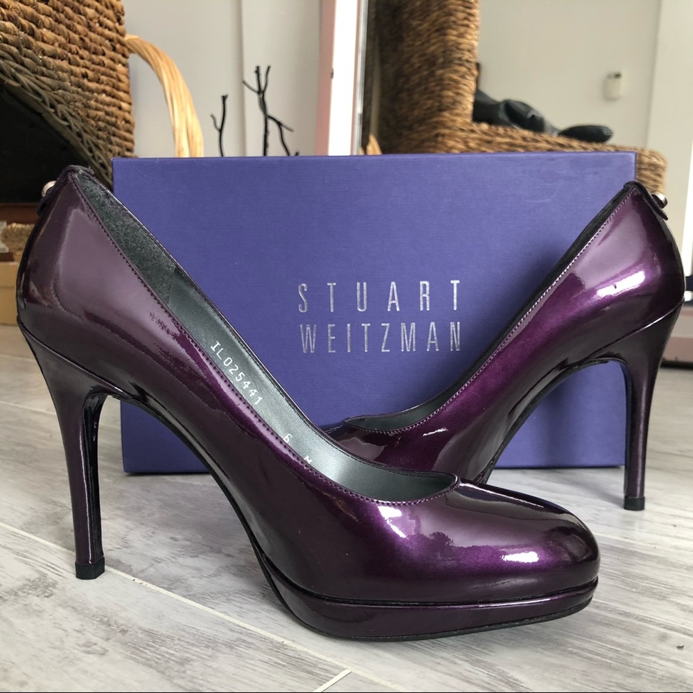 Stuart Weitzman Logoswoon Patent Leather Pump